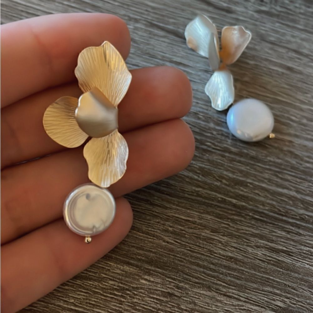 Flower shape earrings A5 - Picture 4 of 5